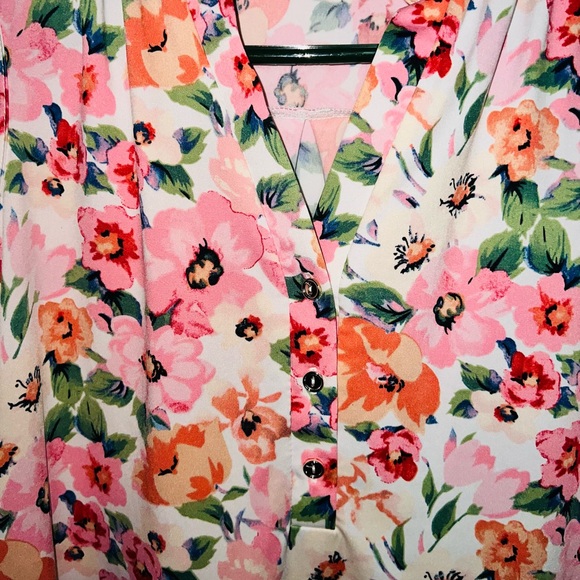 Used Floral PerSeption Concept Sleeveless Blouse. - Picture 3 of 4